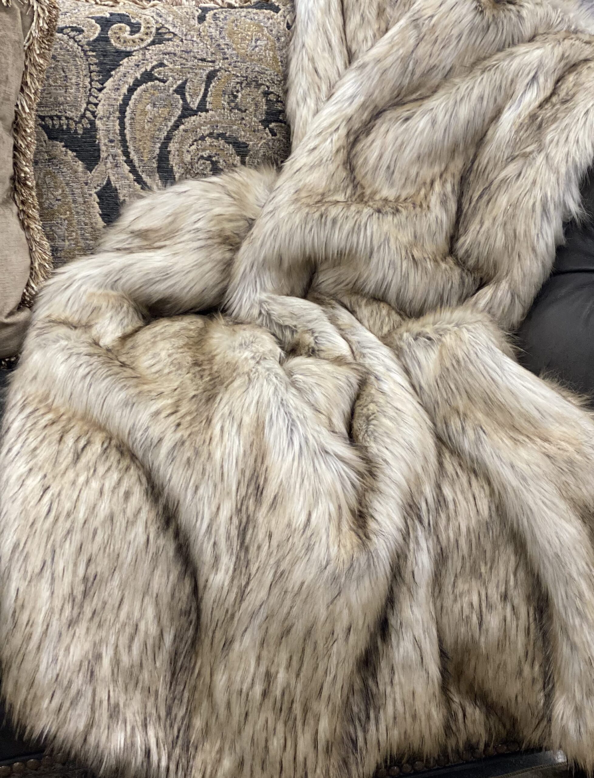Luxury Cape Fox Faux Fur Throw 60x86 - Luxuria
