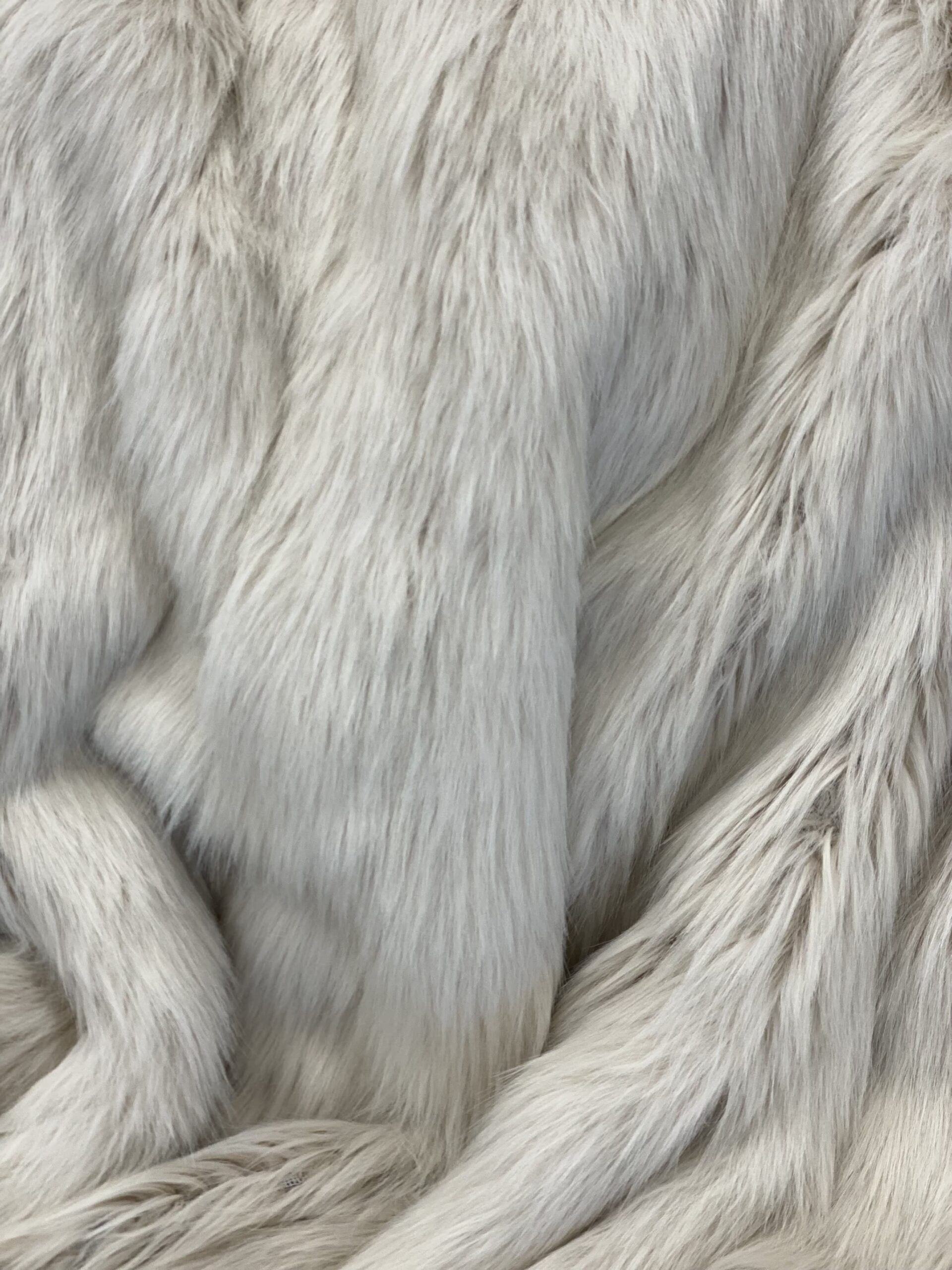 Luxury Taupe Fox Faux Fur Throw 60x86 - Luxuria