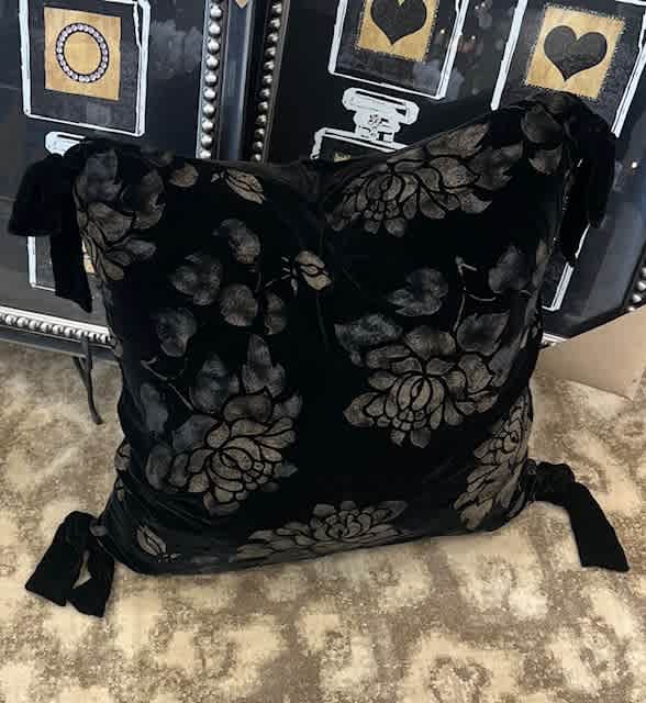 25x25 Hand Painted Silk Velvet Black and Gold Floral Pillow - Image 4