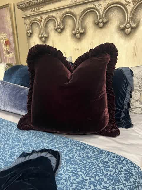 Silk Velvet Wine Pillow 30x30